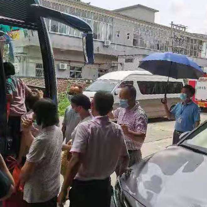 專(zhuān)人專(zhuān)車(chē)接送 (1).jpg