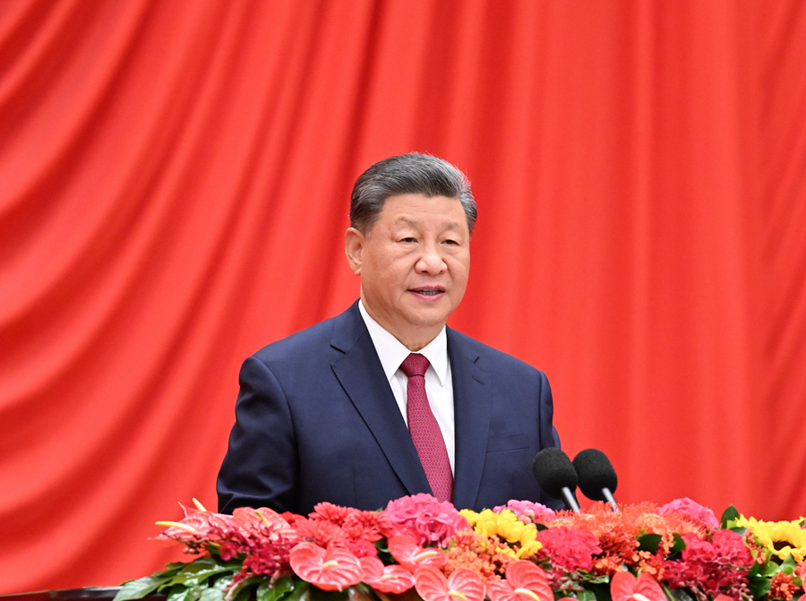 ??9月30日晚，慶祝中華人民共和國成立75周年招待會在北京人民大會堂隆重舉行。中共中央總書記、國家主席、中央軍委主席習(xí)近平出席招待會并發(fā)表重要講話。