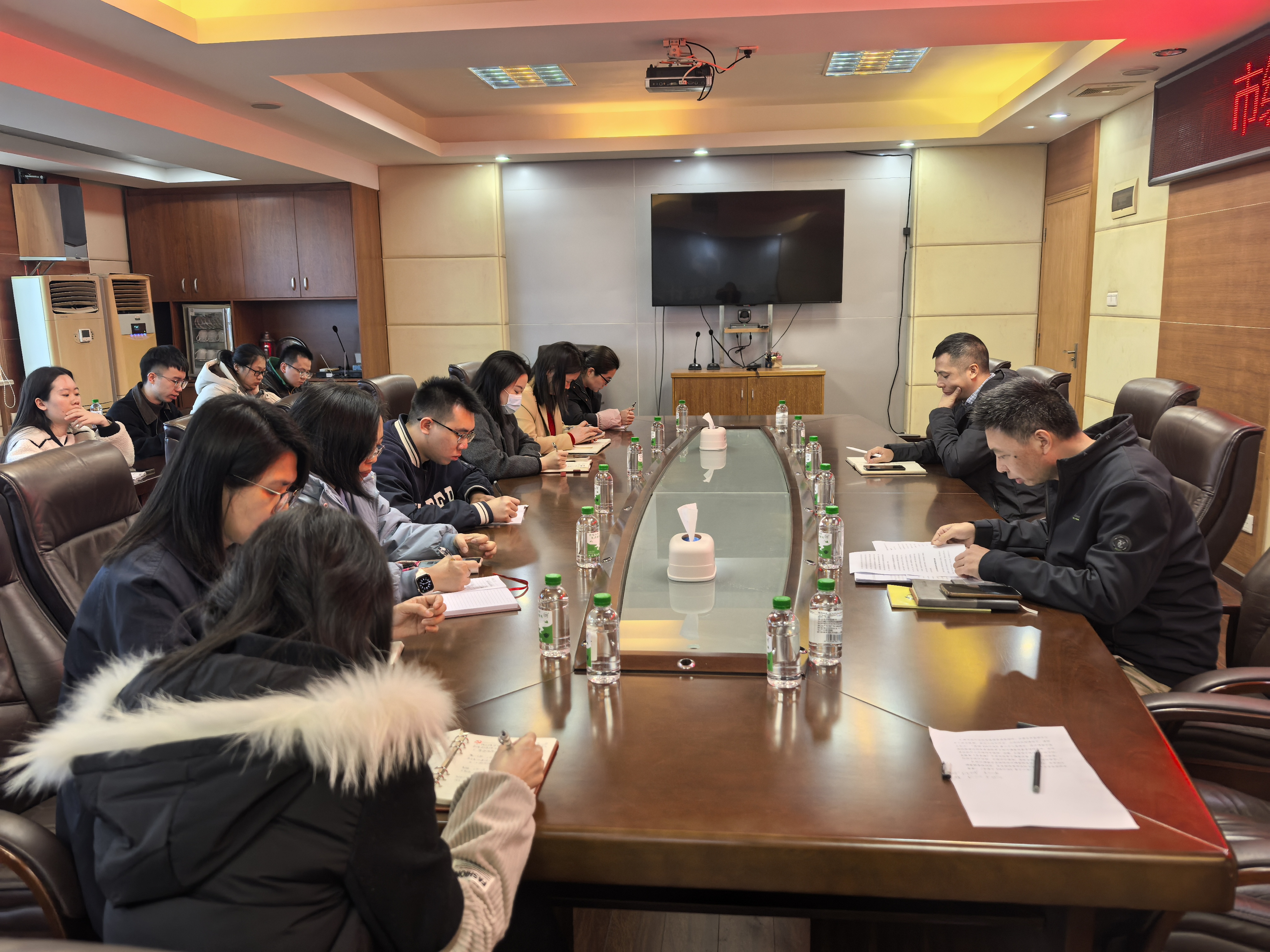 市統(tǒng)計局召開習近平法治思想專題學習會