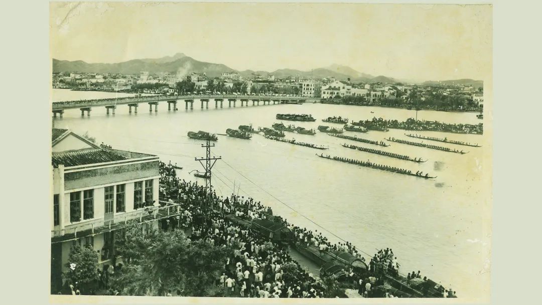 110龍舟競(jìng)賽(1963.08.01長(zhǎng)沙縣人委遠(yuǎn)眺新昌).jpg